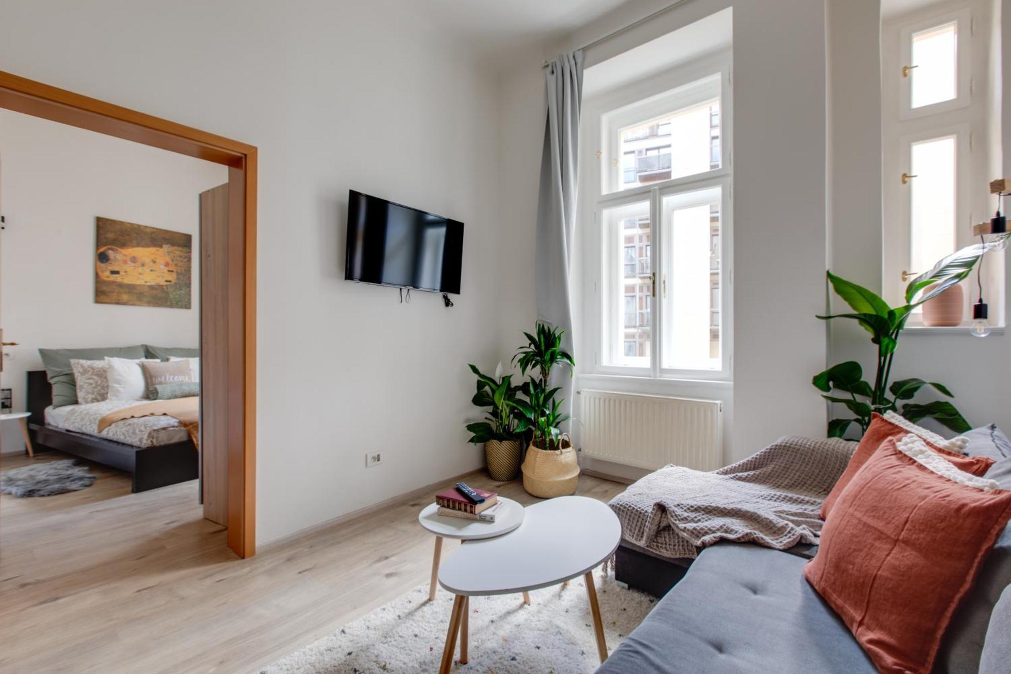 Romantic By The Park - Uaka7 Praga