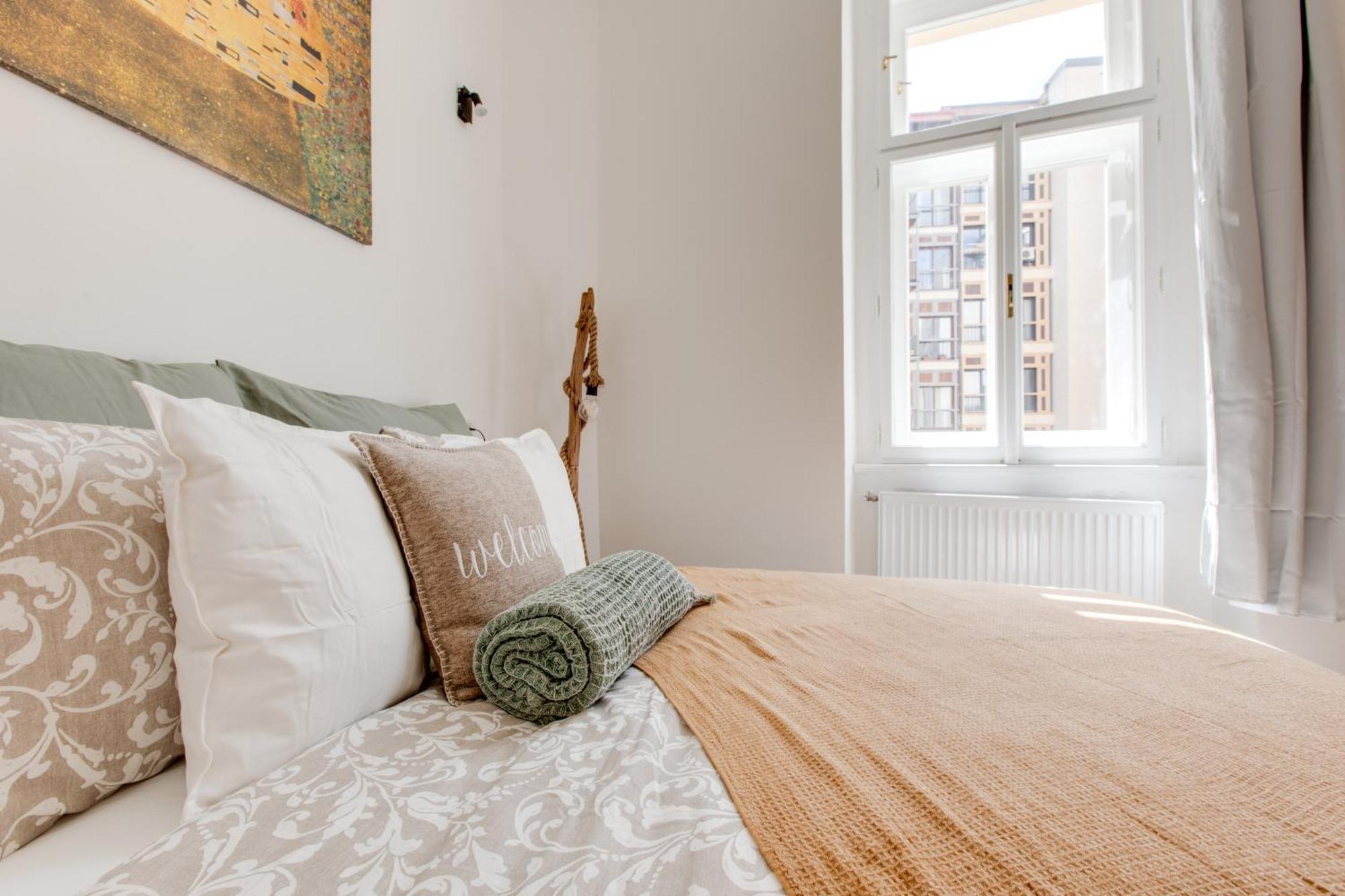 Apartmán Romantic By The Park - Uaka7 Praha